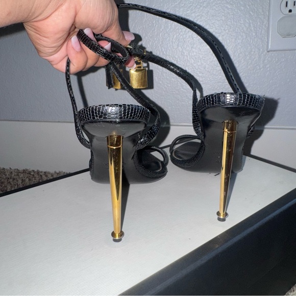 TOM FORD LAMINATED NAPPA LEATHER PADLOCK POINTY SANDAL - Picture 3 of 3